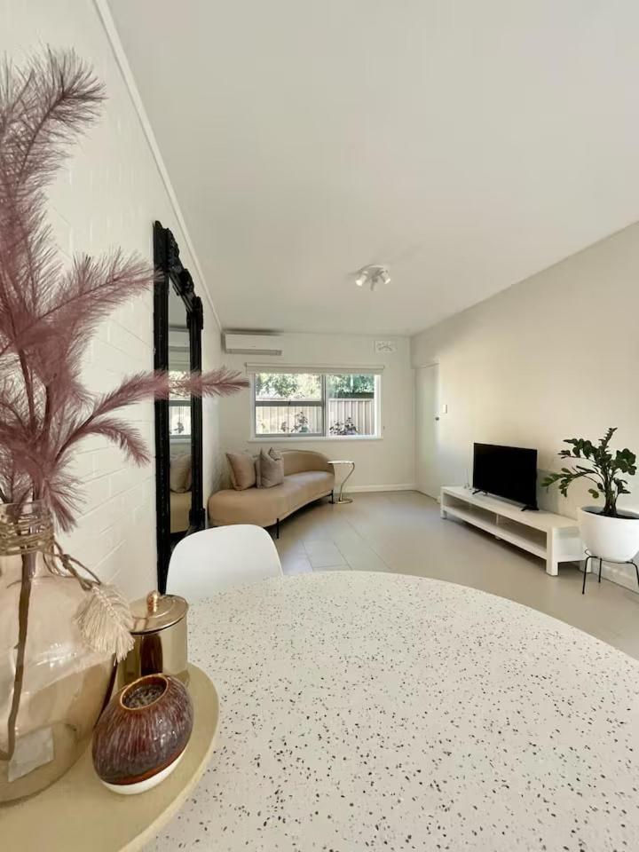 Apartment One Bedroom Steps From The Perth