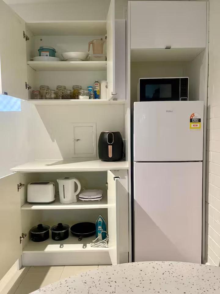 One Bedroom Steps From The Apartment Perth