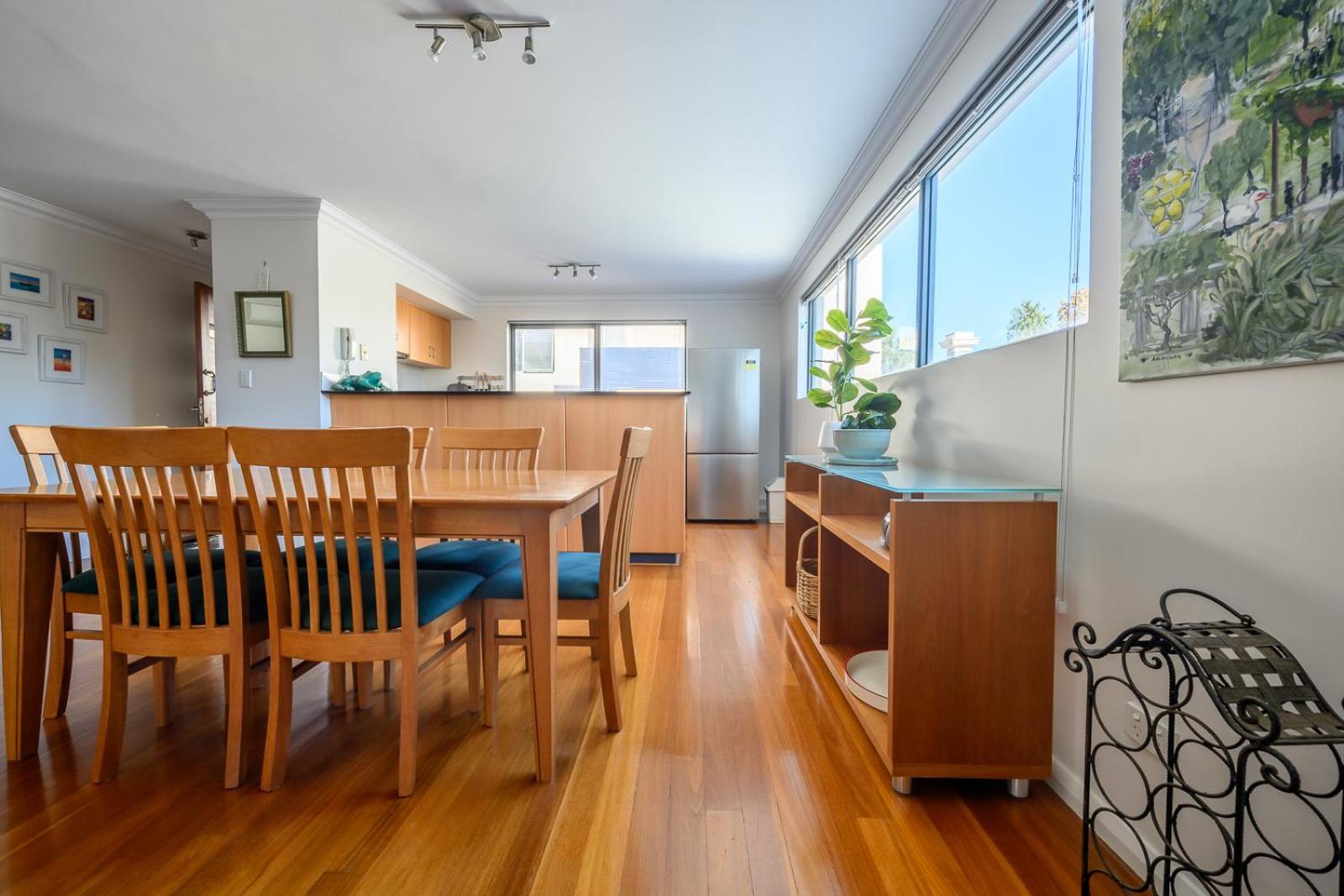 Apartment 10 Tranquil Charm West 2br Parking Perth
