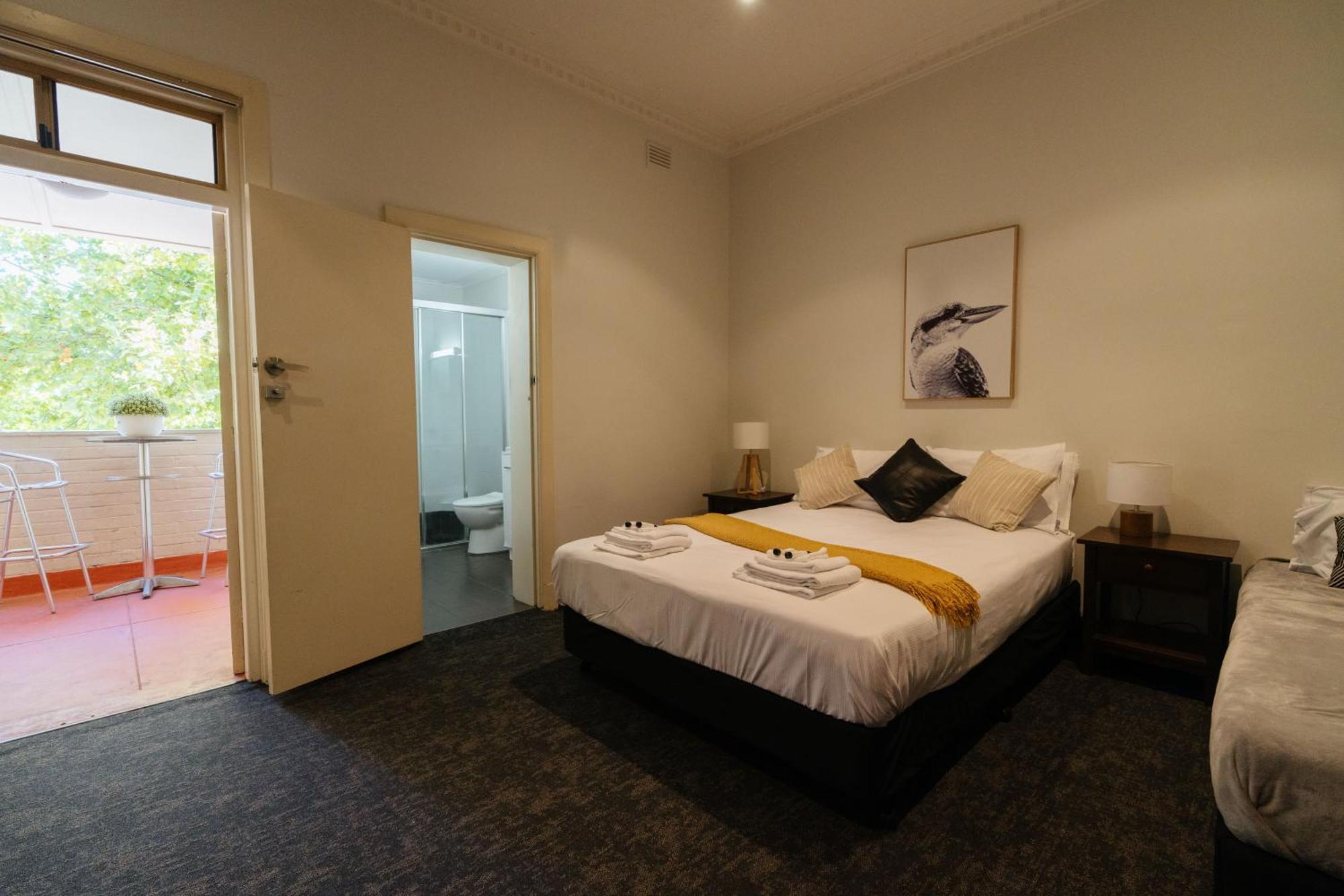 Hotel Civic 2*