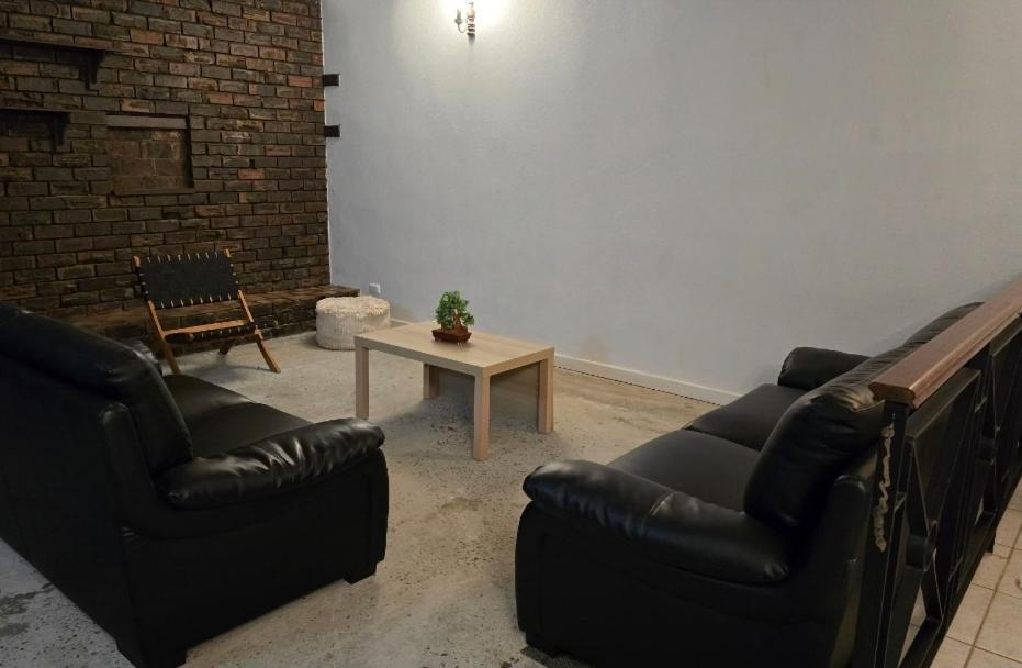 Affordable & Cosy, Close To Train Station, Cbd & Airport *