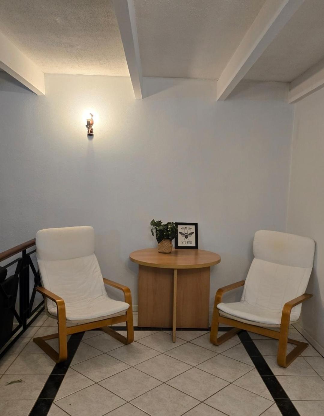 Homestay Affordable & Cosy, Close To Train Station, Cbd & Airport *
