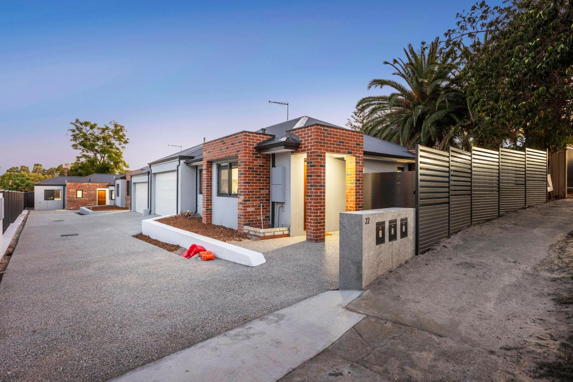 Premium Modern House-Walk To Curtin Uinversity-3 Bedroom & 2 Bathroom Up For 4 People *