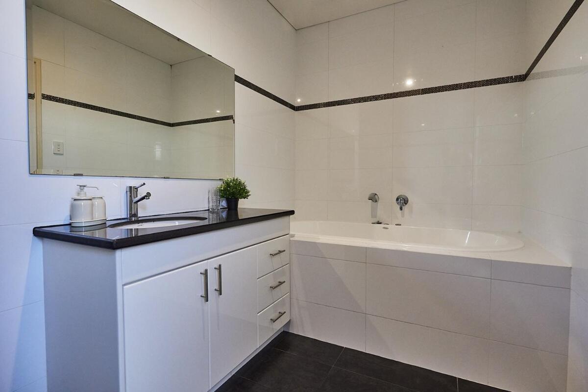 4 Bed 4 Bath In Scarborough *
