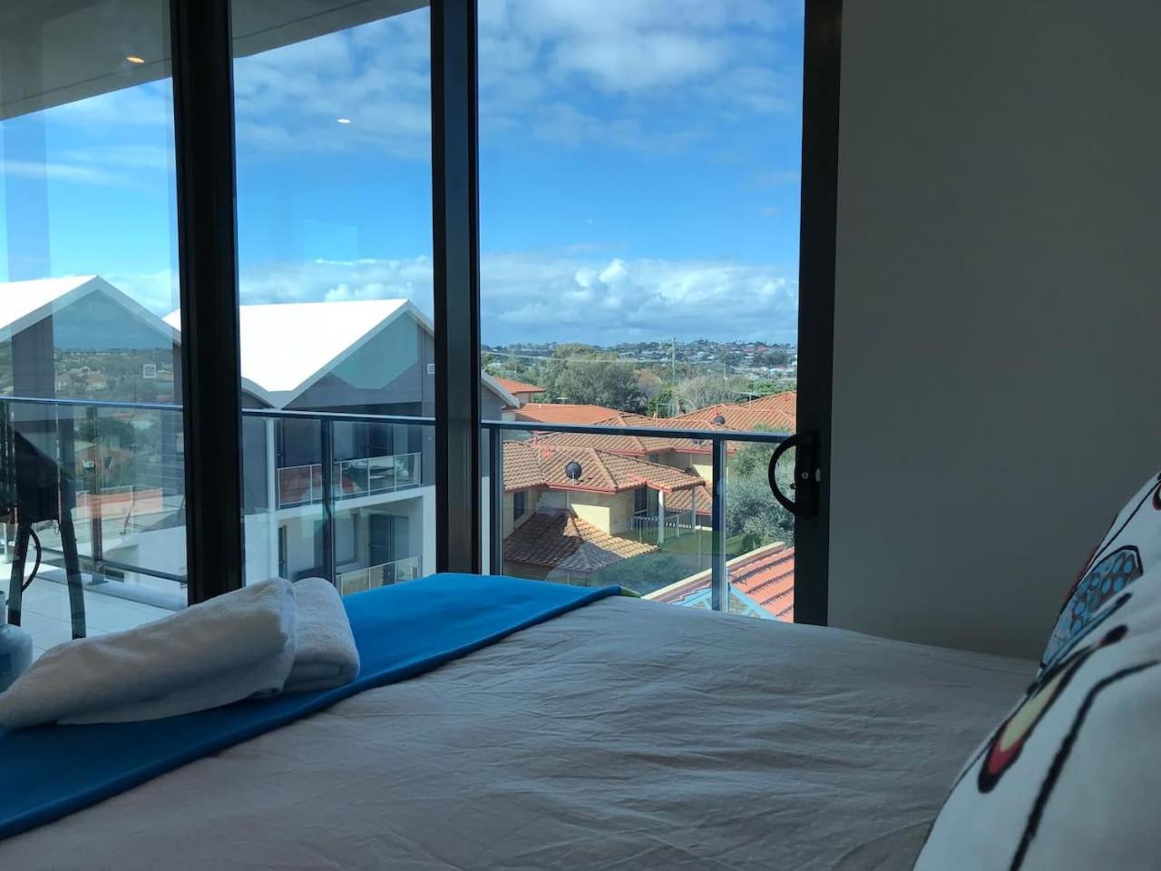 Skyline In Scarbs Metres To Apartment