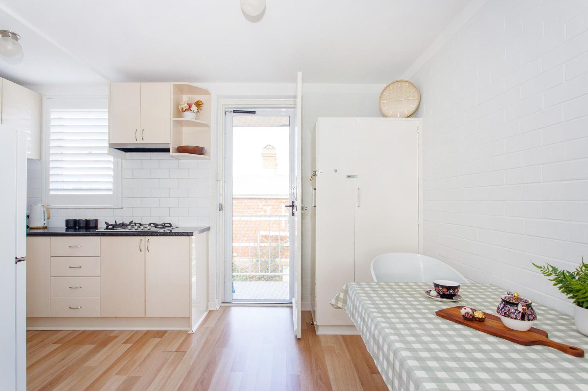 Elevated Escape With Perth Views