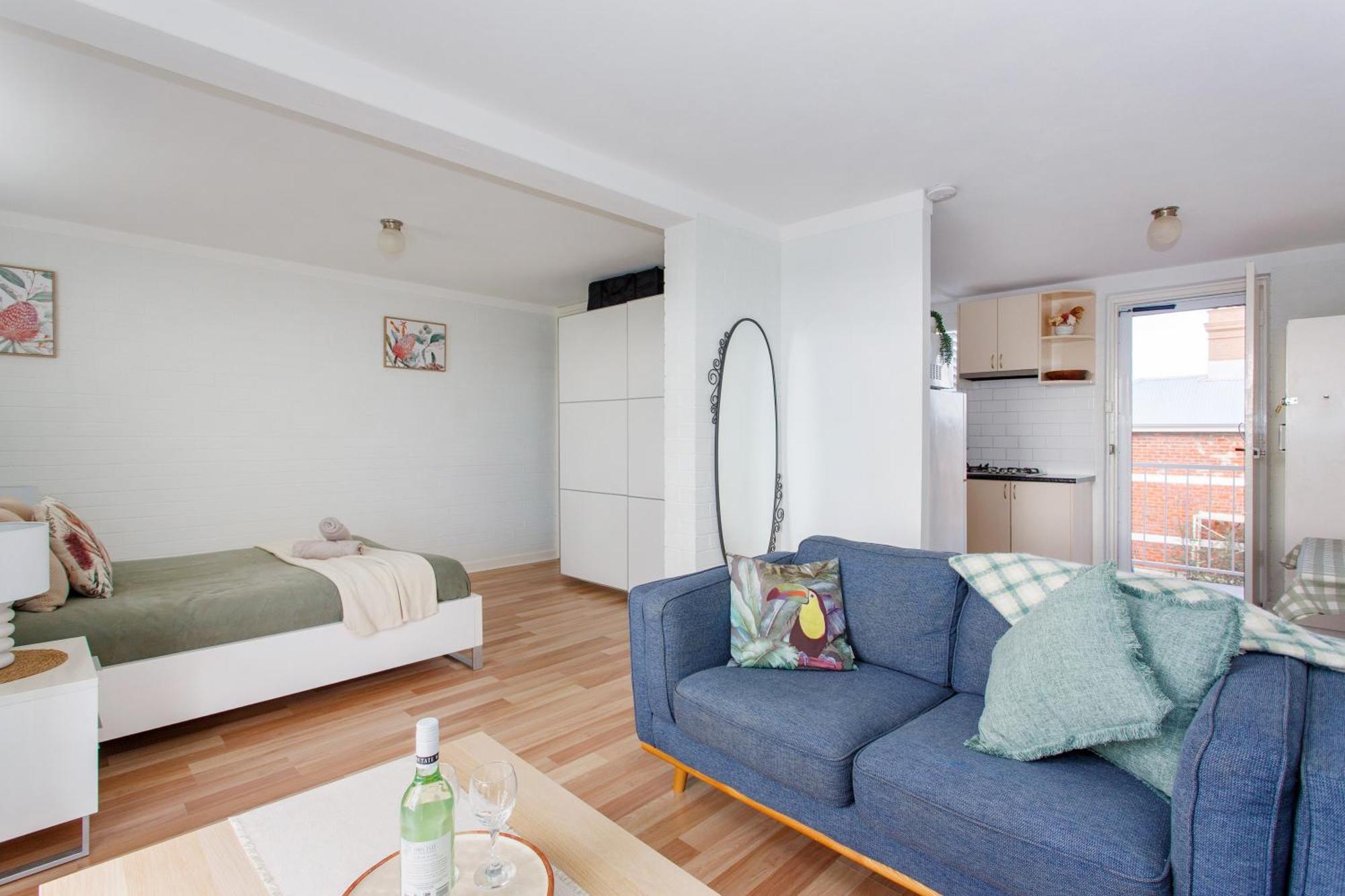 Apartment Elevated Escape With Perth Views *