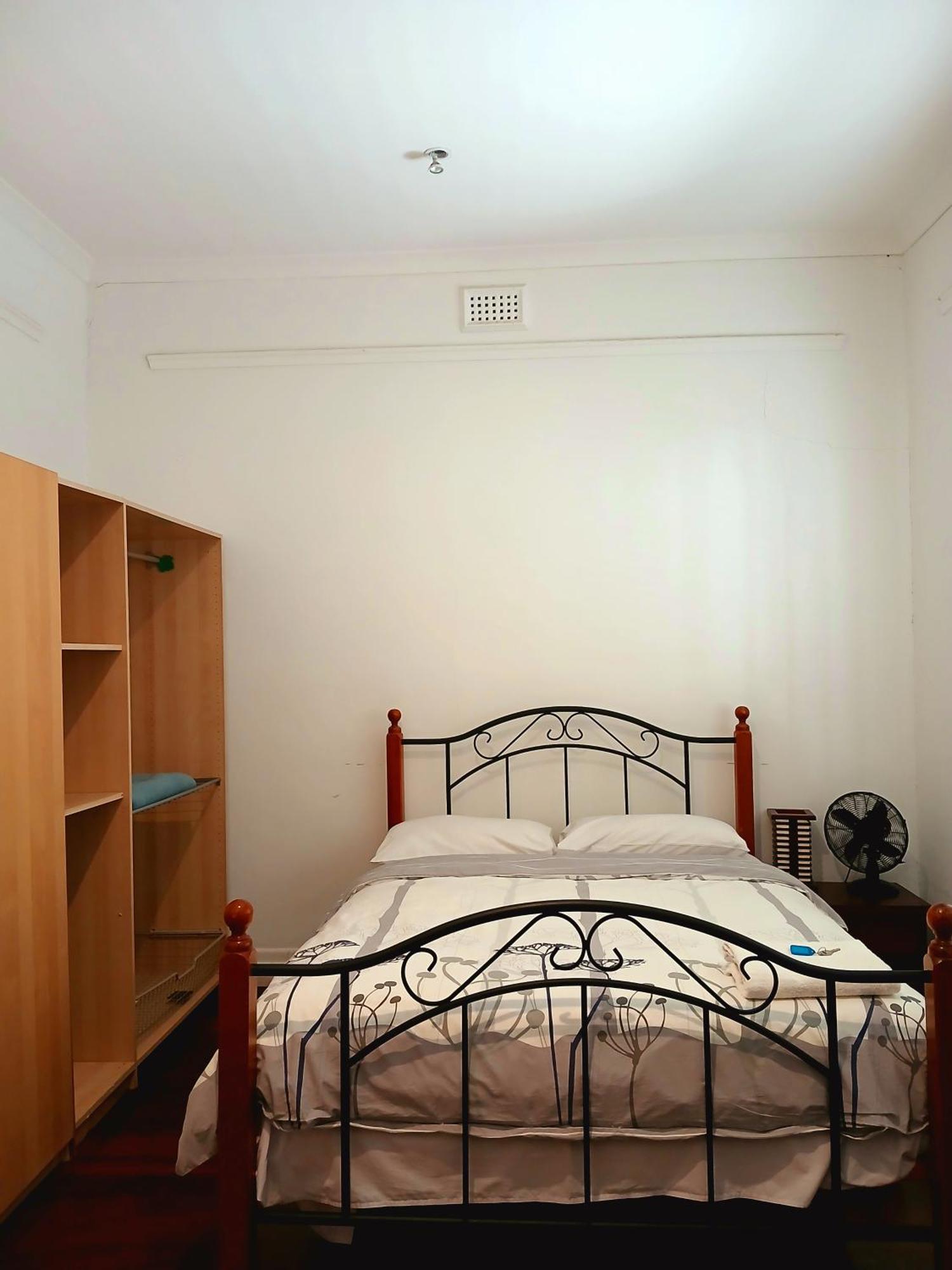 Cozy And Peaceful Surrounding By Cafes And Restaurants