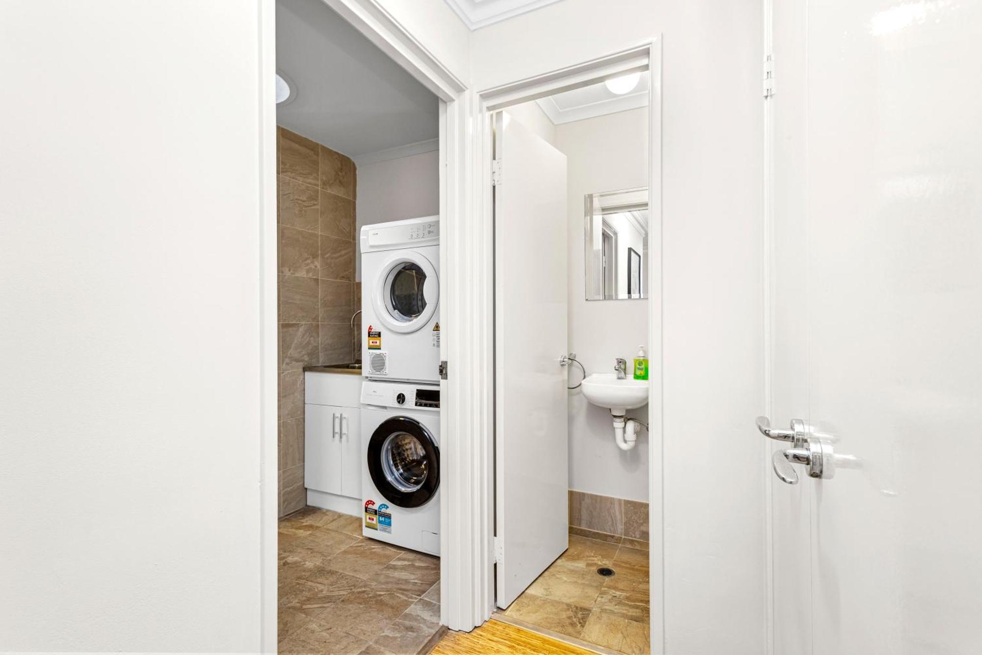 3bdr Sauna Pool Gym Parking Apartment *