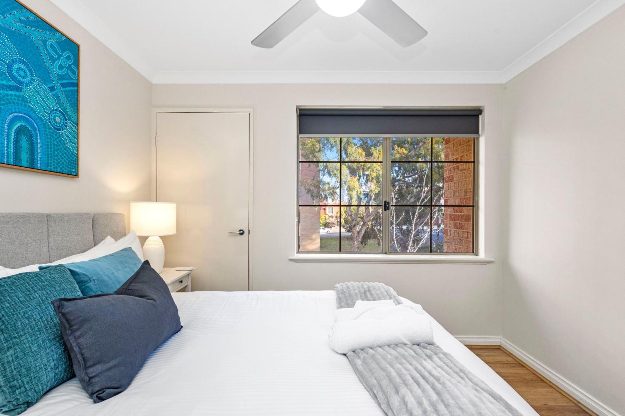 Apartment 3bdr Sauna Pool Gym Parking