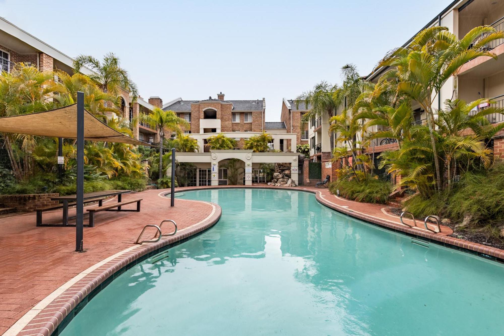 3bdr Sauna Pool Gym Parking Apartment *