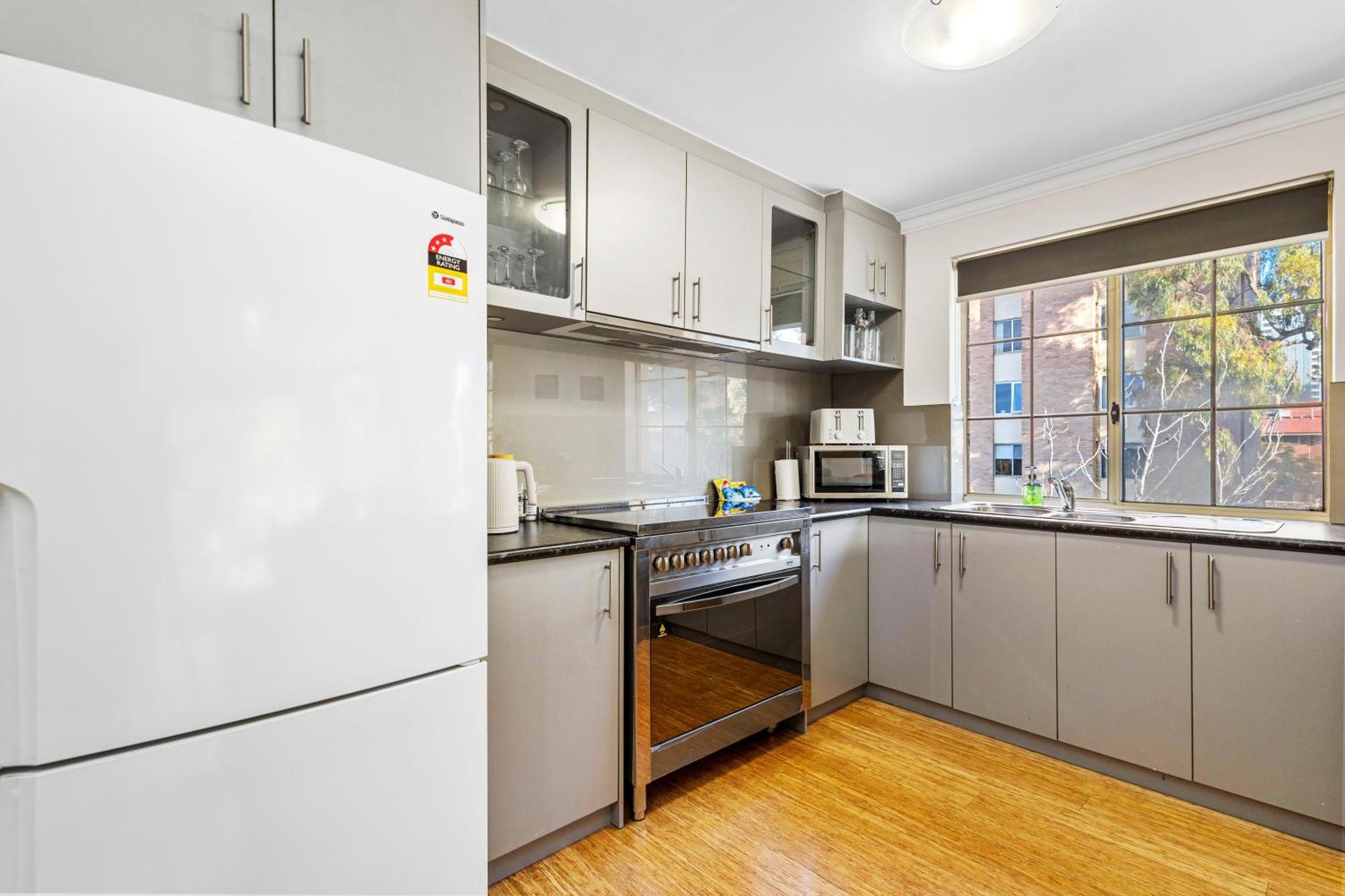 3bdr Sauna Pool Gym Parking * Perth