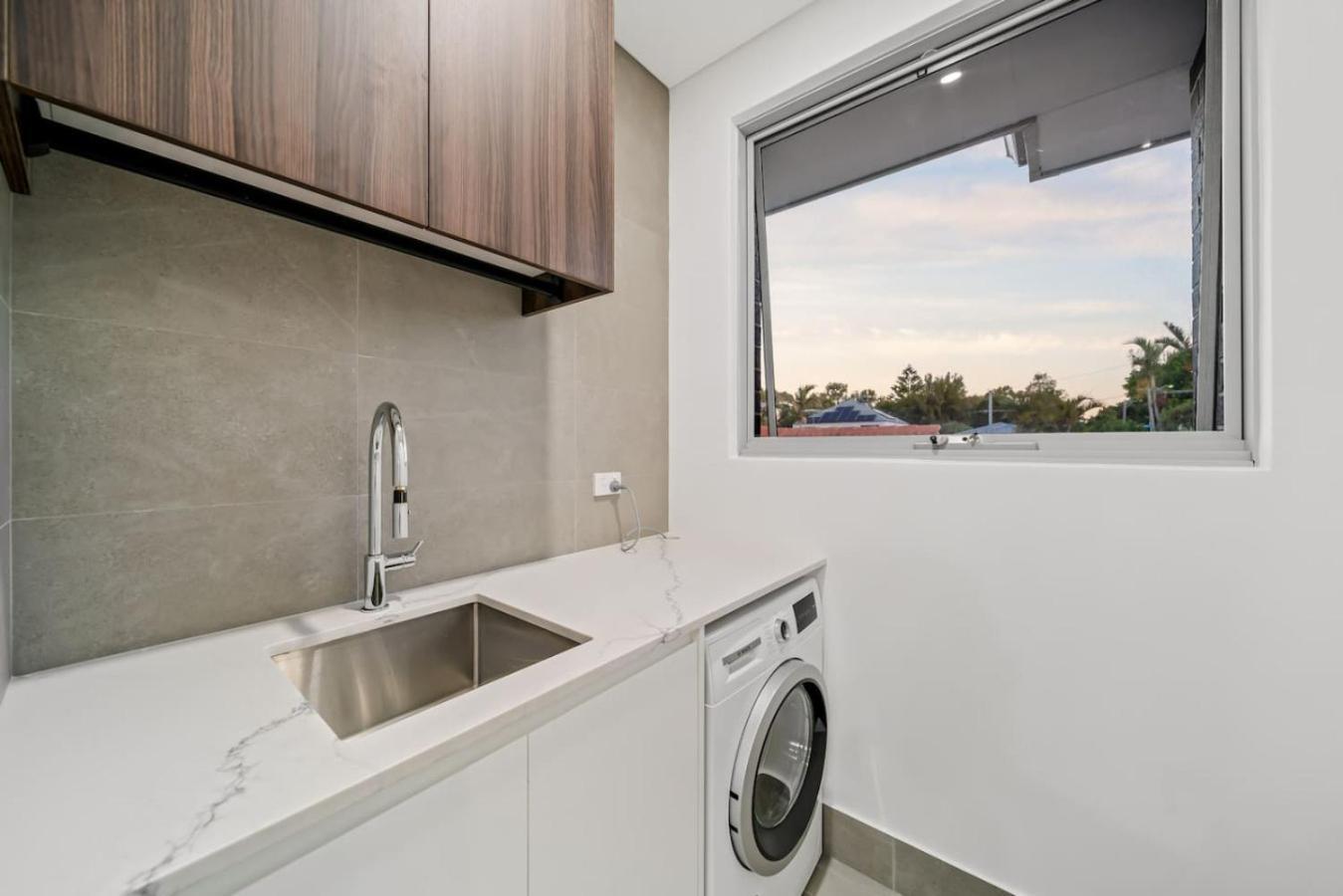 3 Bedrooms Unit In Scarborough Perth