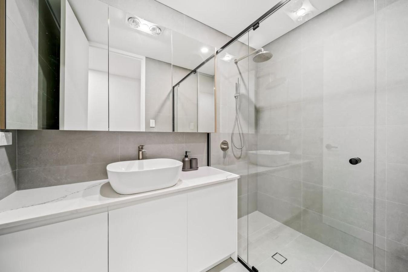 Scarborough Stay - 2Br Walk To Beach And Coles 13G Bahay bakasyunan *