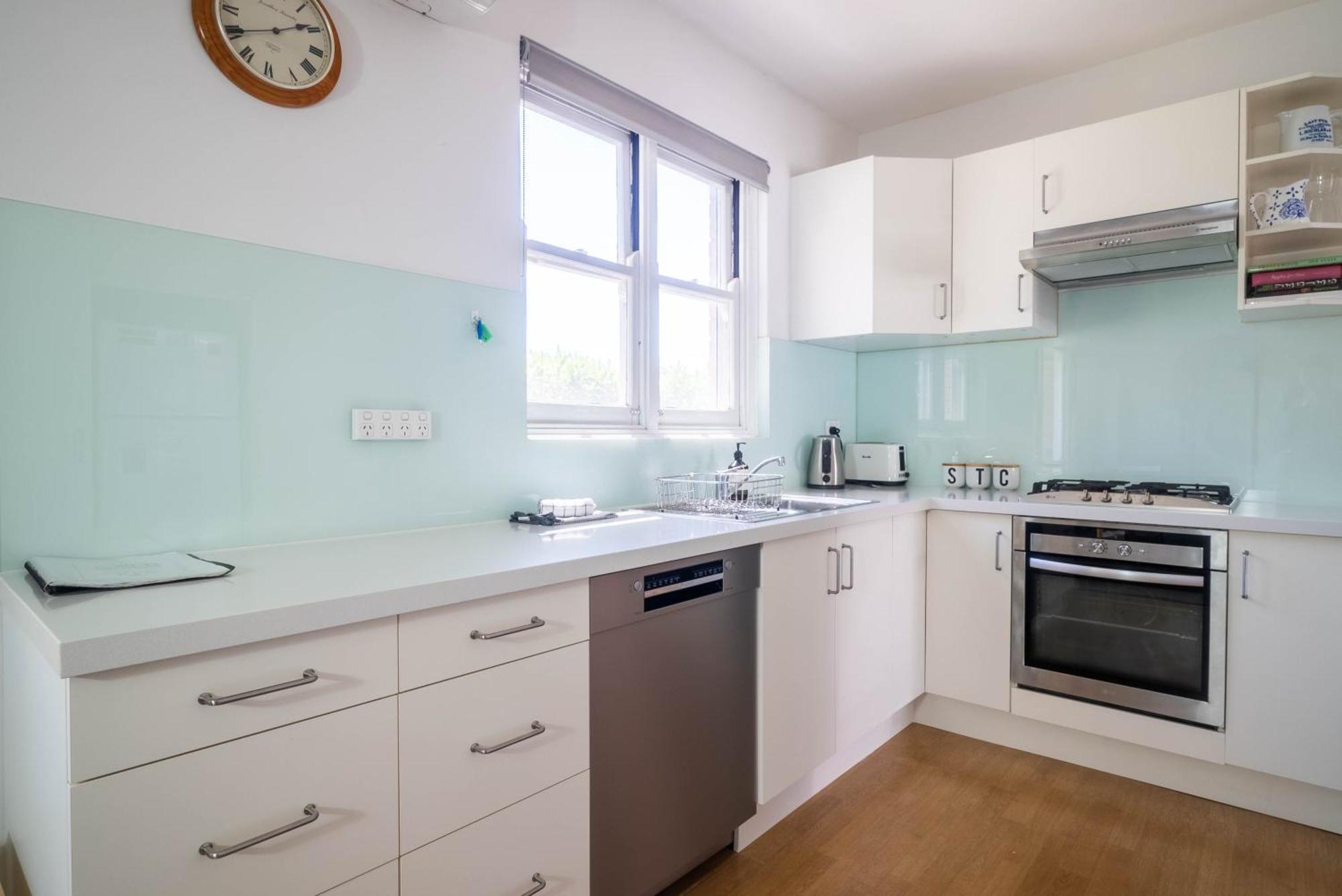 Cottesloe Delight Sleeps 4 Apartment