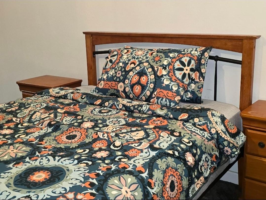 Homestay Affordable & Cosy, Close To Train Station, Cbd & Airport