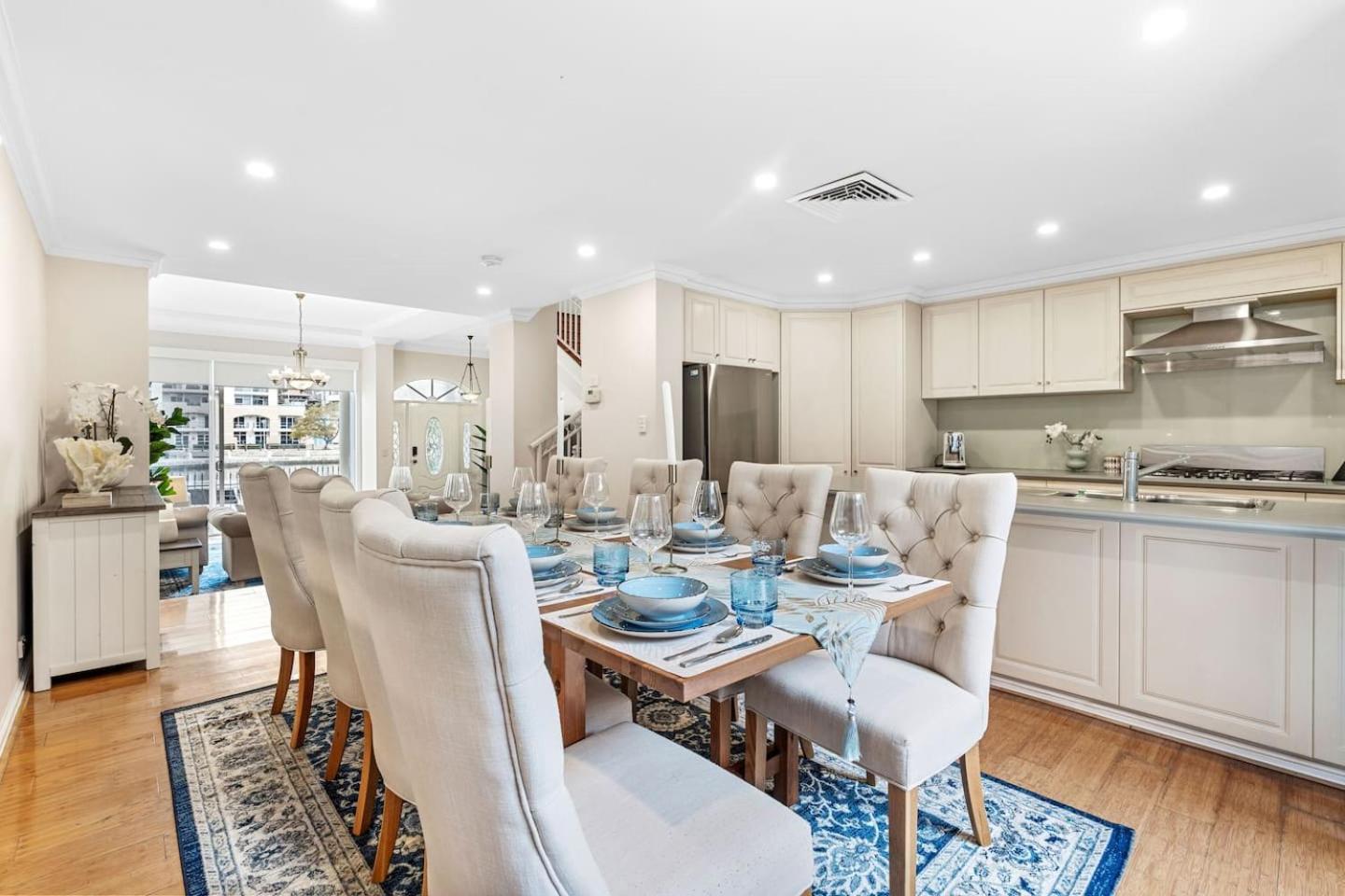 East Luxury Waterfront Retreat *