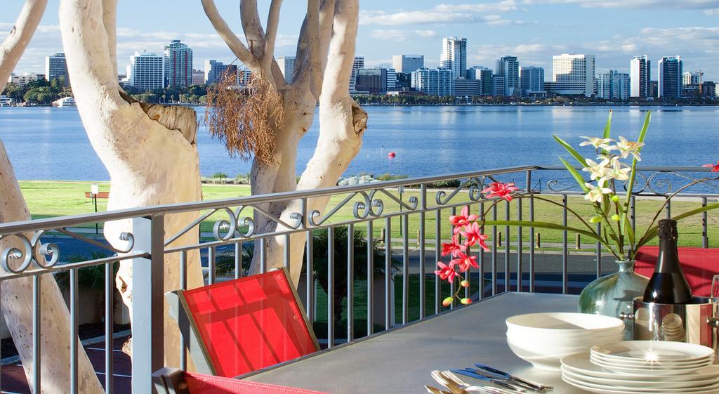 Aparthotel The Peninsula Riverside Serviced