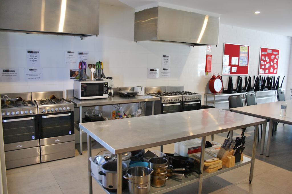Hostel Quokka Backpackers - Note - Valid Passport Required To Check In