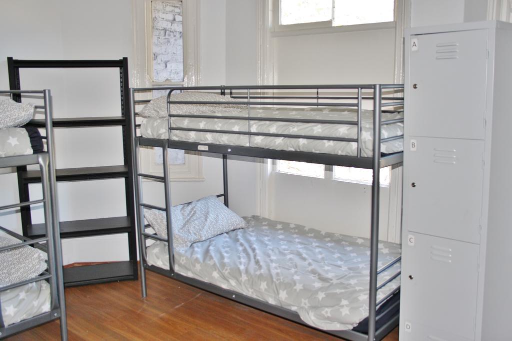 Hostel The Hive - Traveler Friendly, Passport Only