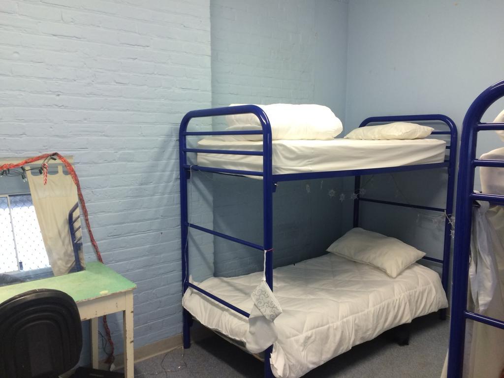 Hostel One World Backpackers *