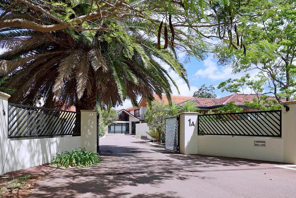 Swanriver Applecross Shortstays *