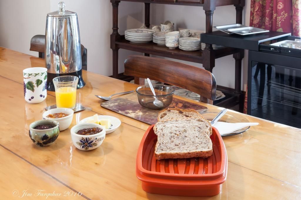 Bed & Breakfast Aarn House Airport Perth