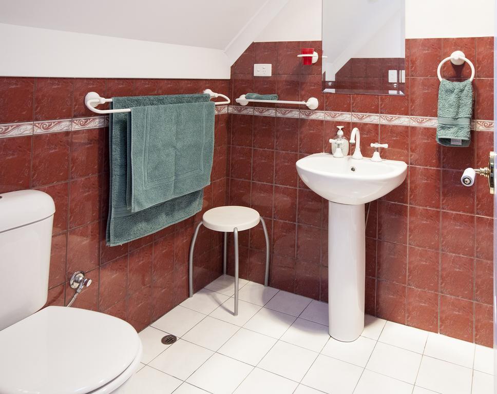 Aarn House Airport Bed & Breakfast *