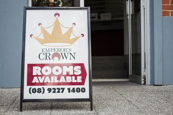 Hostel The Emperors Crown Hostel *