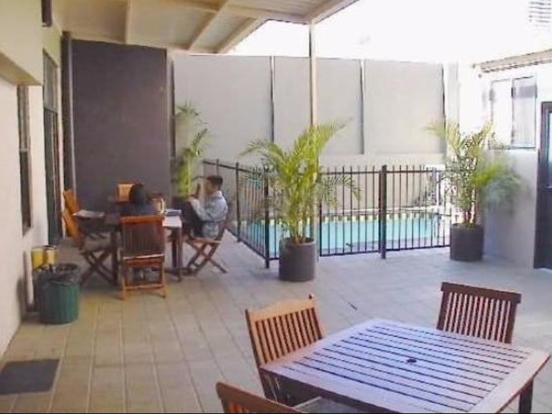 Hostel Globe Backpackers And Oasis