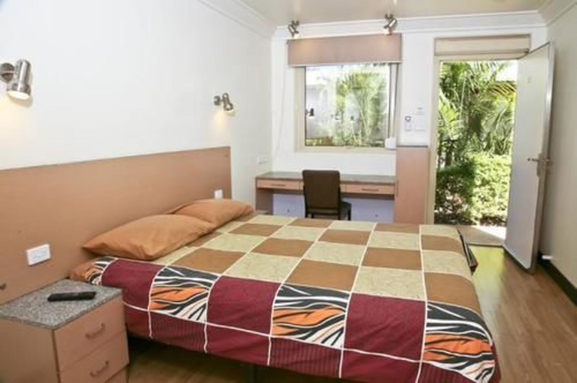 Quality Ambassador Hotel