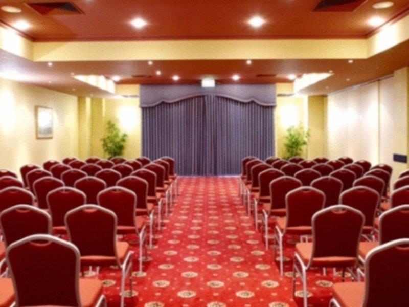 Hotel Seasons Of 4*