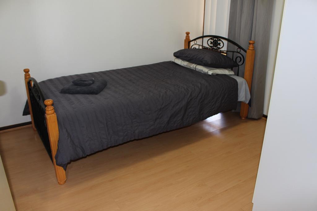 Apartment 2 Bedroom Deluxe Serviced Apartments Victoria Park Perth -5 Mins Walk Aldi & Cafe Strip Perth