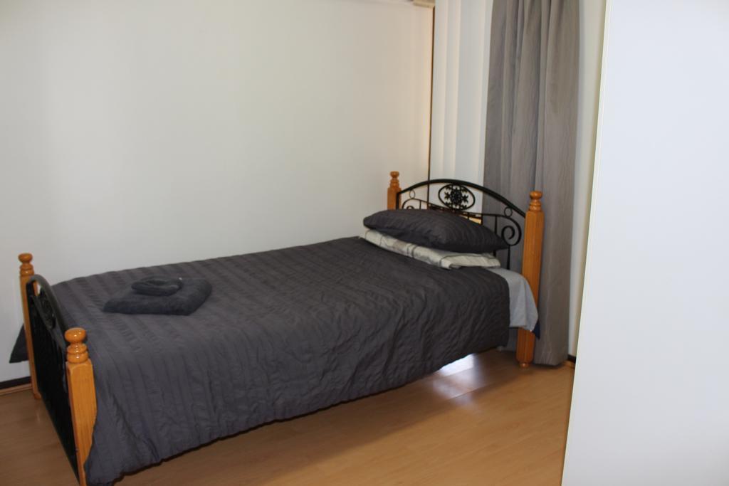 2 Bedroom Deluxe Serviced Apartments Victoria Park Perth -5 Mins Walk Aldi & Cafe Strip Perth