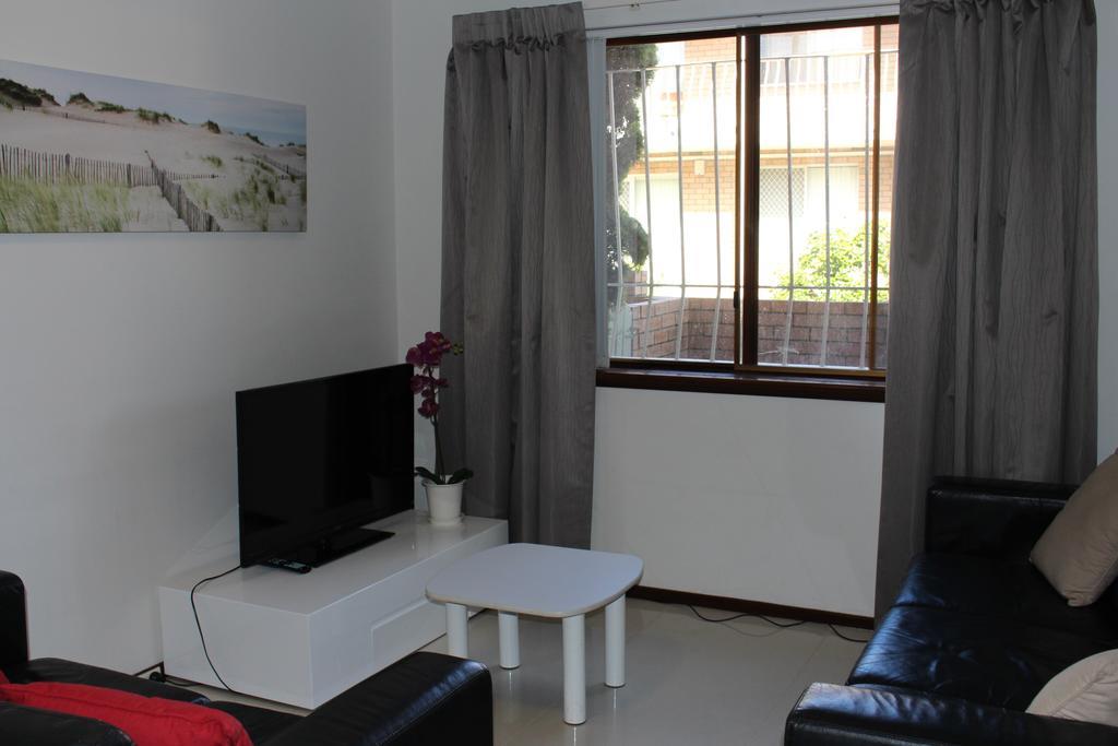 2 Bedroom Deluxe Serviced Apartments Victoria Park Perth -5 Mins Walk Aldi & Cafe Strip Perth