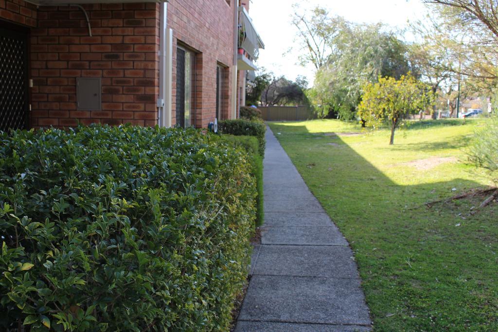 Apartment 2 Bedroom Deluxe Serviced Apartments Victoria Park Perth -5 Mins Walk Aldi & Cafe Strip *