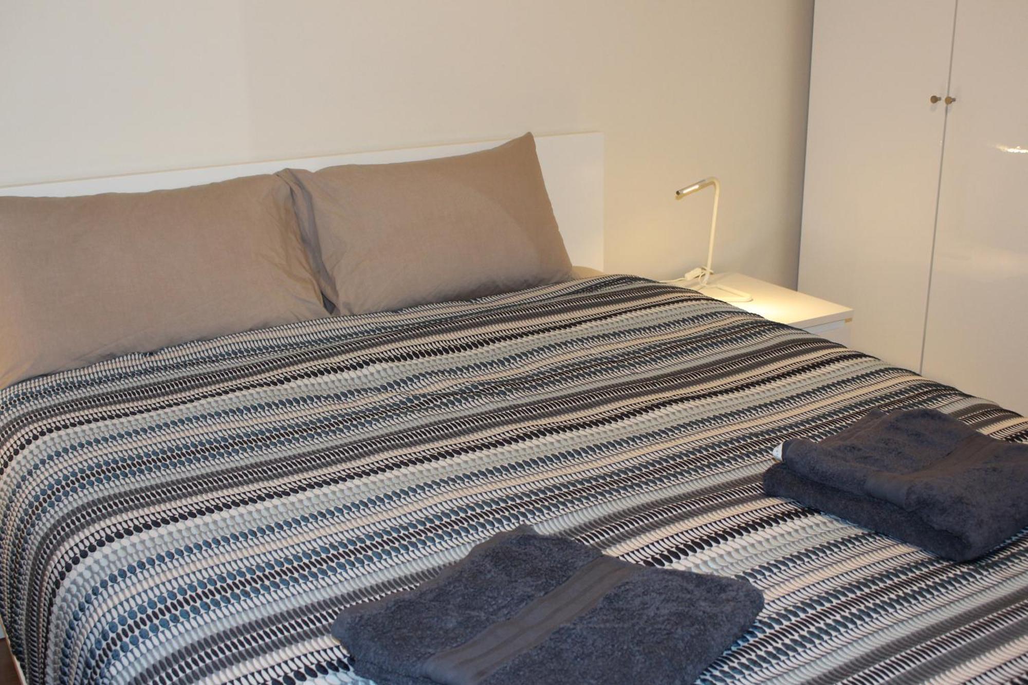 Apartment 2 Bedroom Deluxe Serviced Apartments Victoria Park Perth -5 Mins Walk Aldi & Cafe Strip Perth