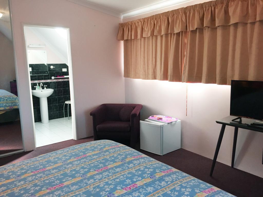 Aarn House Airport * Perth