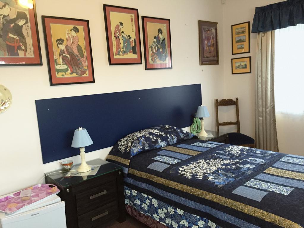 Bed & Breakfast Aarn House Airport *