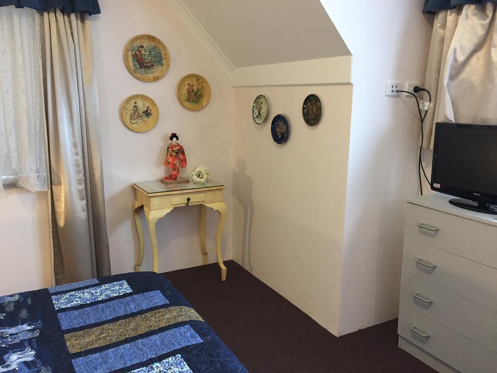 Aarn House Airport Bed & Breakfast *