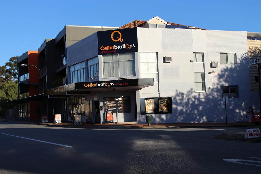 2 Bedroom Deluxe Serviced Apartments Victoria Park Perth -5 Mins Walk Aldi & Cafe Strip