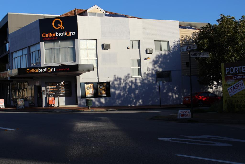 Apartment 2 Bedroom Deluxe Serviced Apartments Victoria Park Perth -5 Mins Walk Aldi & Cafe Strip *