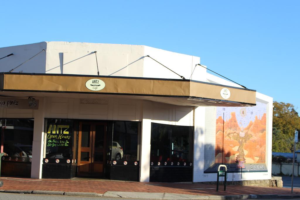 2 Bedroom Deluxe Serviced Apartments Victoria Park Perth -5 Mins Walk Aldi & Cafe Strip * Perth
