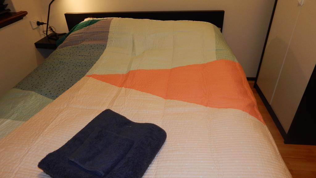 Apartment 2 Bedroom Deluxe Serviced Apartments Victoria Park Perth -5 Mins Walk Aldi & Cafe Strip *