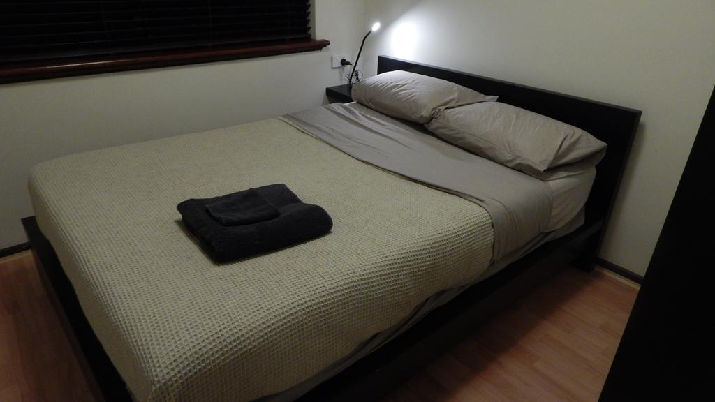 Apartment 2 Bedroom Deluxe Serviced Apartments Victoria Park Perth -5 Mins Walk Aldi & Cafe Strip