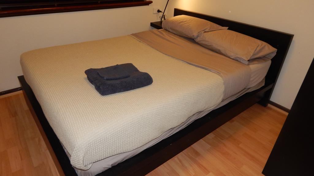 Apartment 2 Bedroom Deluxe Serviced Apartments Victoria Park Perth -5 Mins Walk Aldi & Cafe Strip Perth