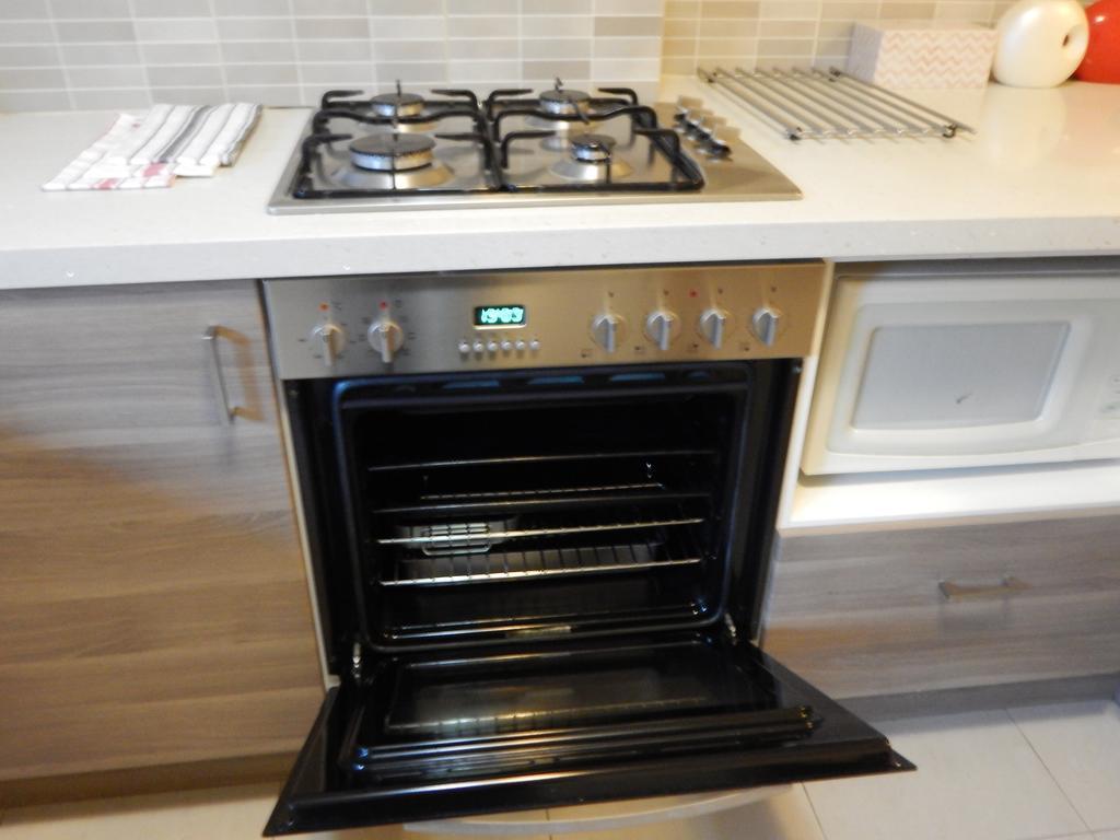 Apartment 2 Bedroom Deluxe Serviced Apartments Victoria Park Perth -5 Mins Walk Aldi & Cafe Strip