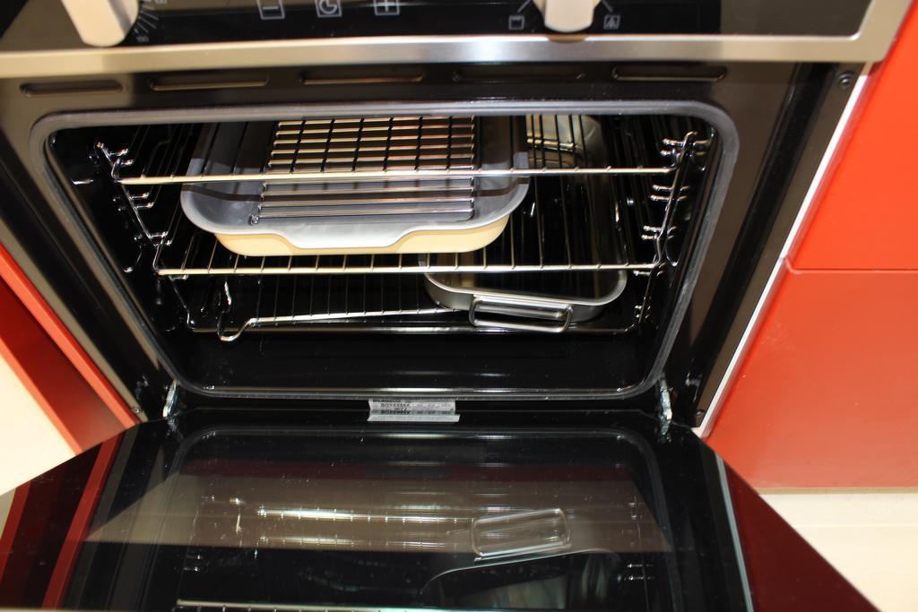 2 Bedroom Deluxe Serviced Apartments Victoria Park Perth -5 Mins Walk Aldi & Cafe Strip Apartment