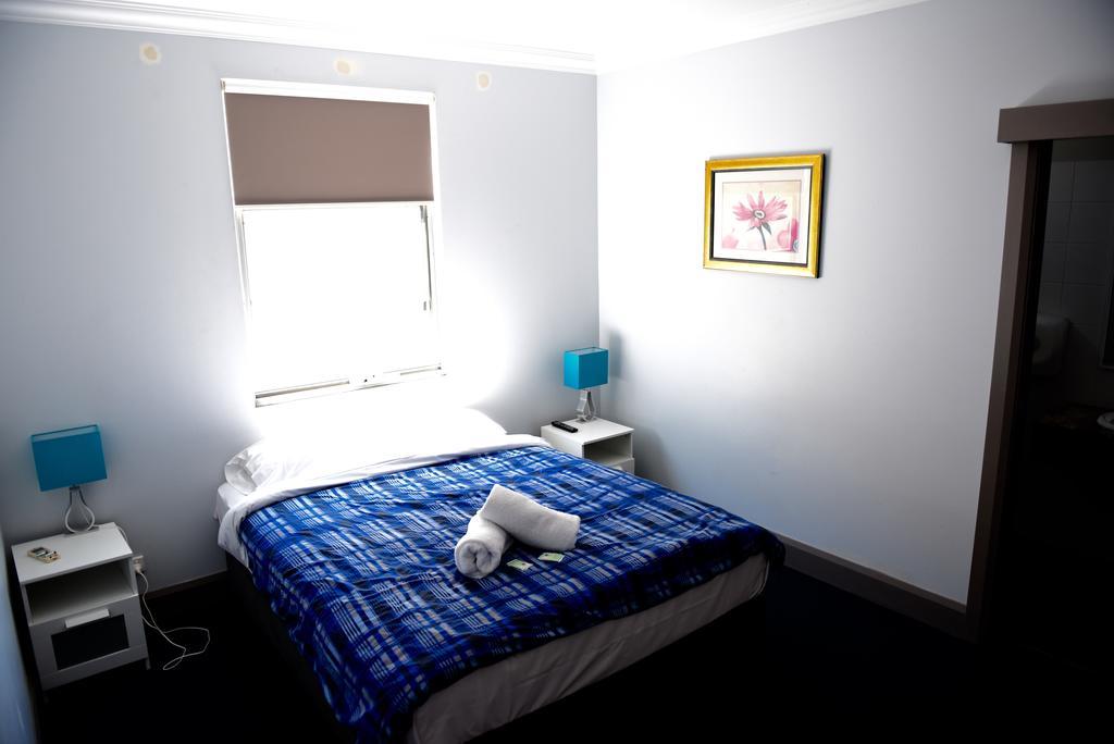 The Emperors Crown Hostel * Perth