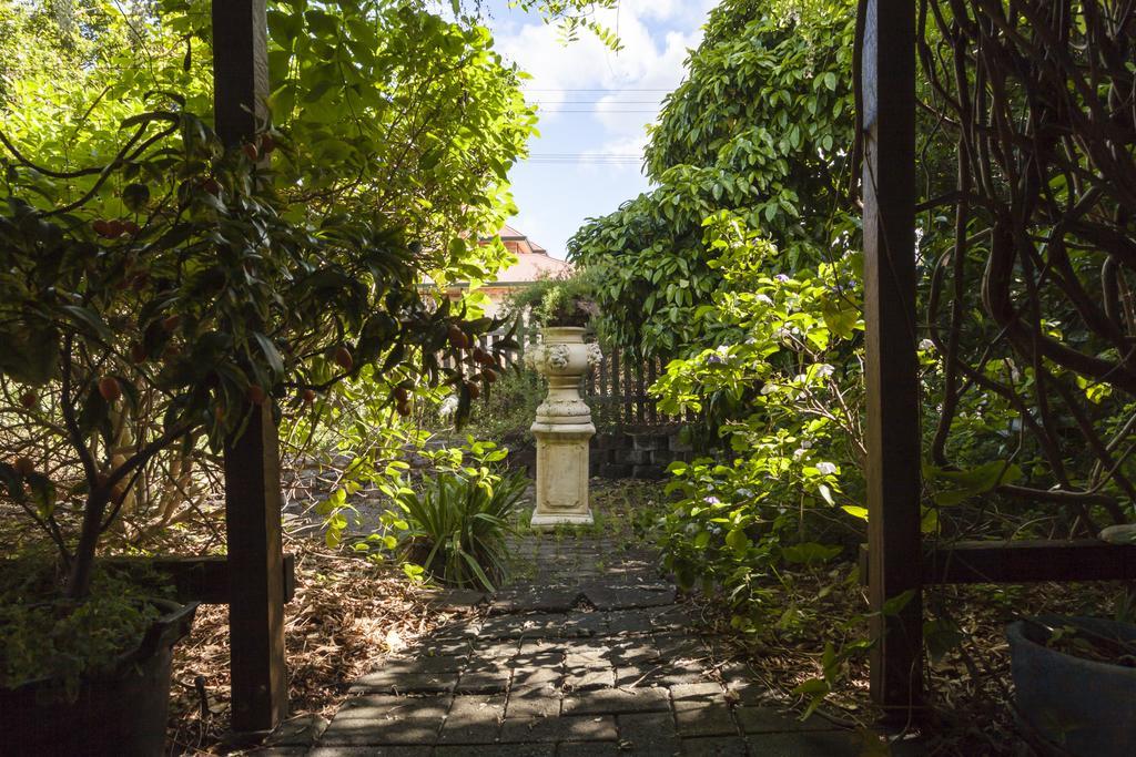 Aarn House Airport Bed & Breakfast *